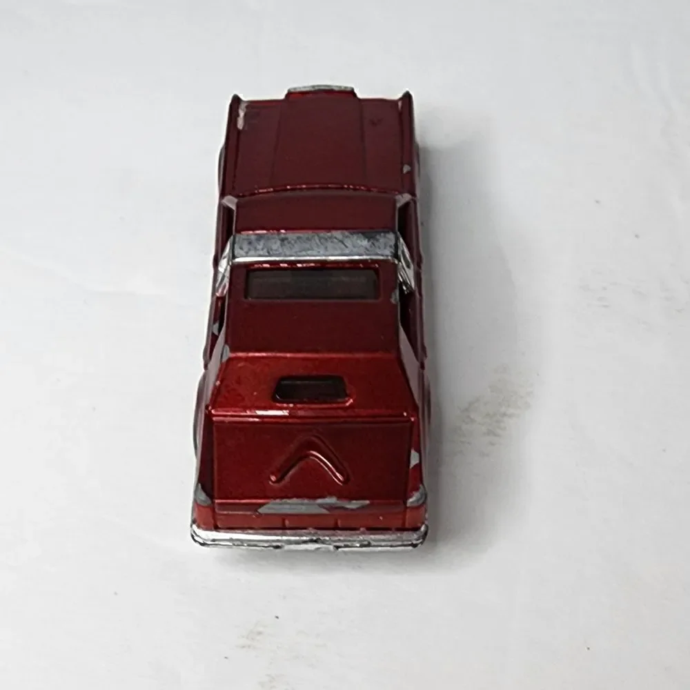 Vintage Matchbox Red Lincoln Town Car Toy Vehicle